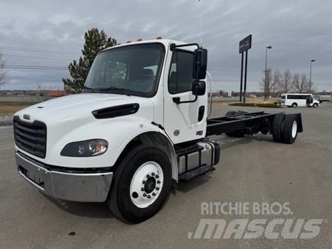 Freightliner M2 106 Trekkers