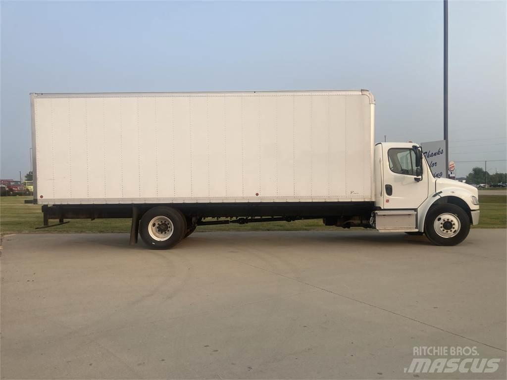 Freightliner M2 106 Chassis met cabine