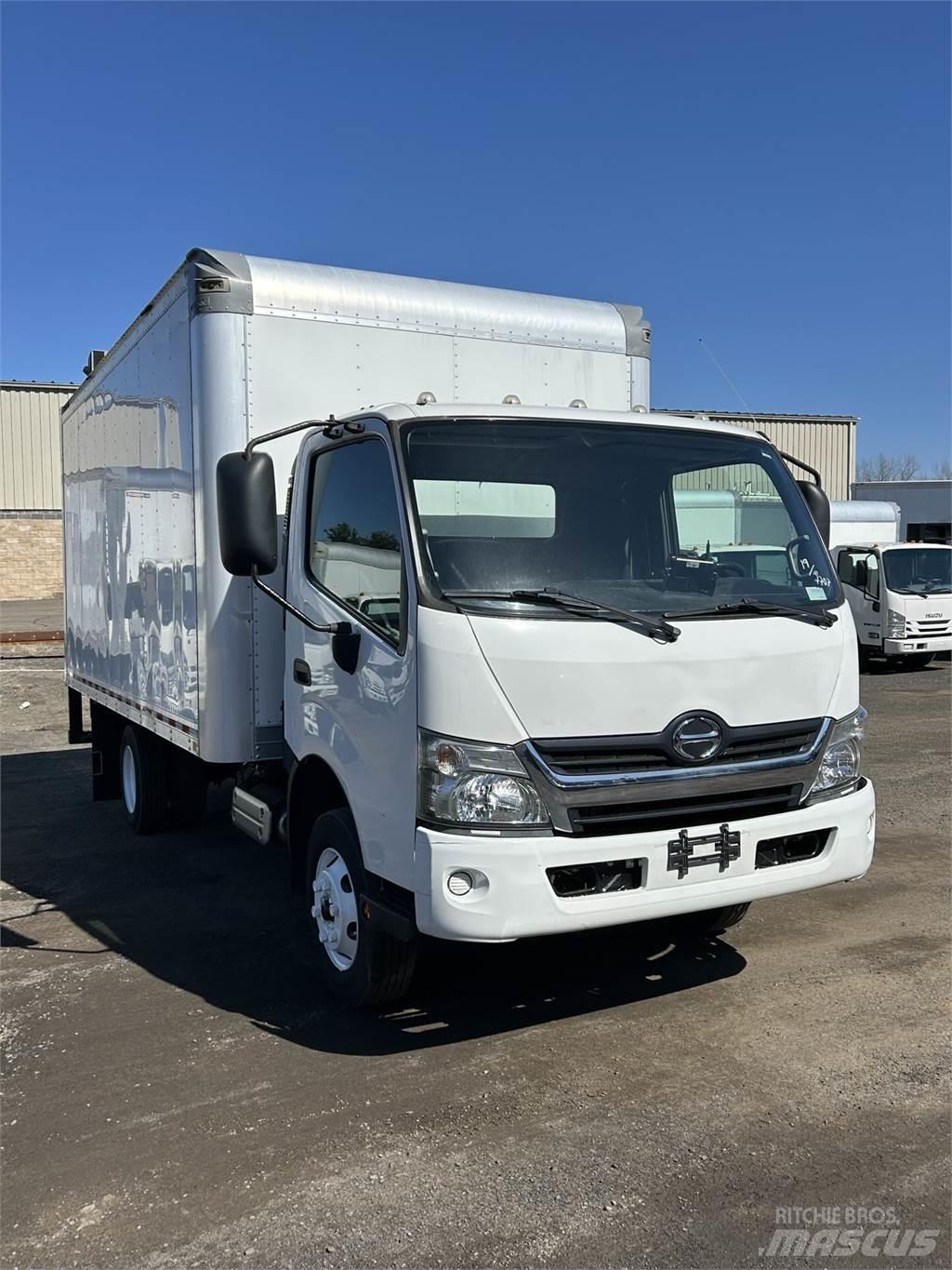 Hino 155 Bakwagens met gesloten opbouw