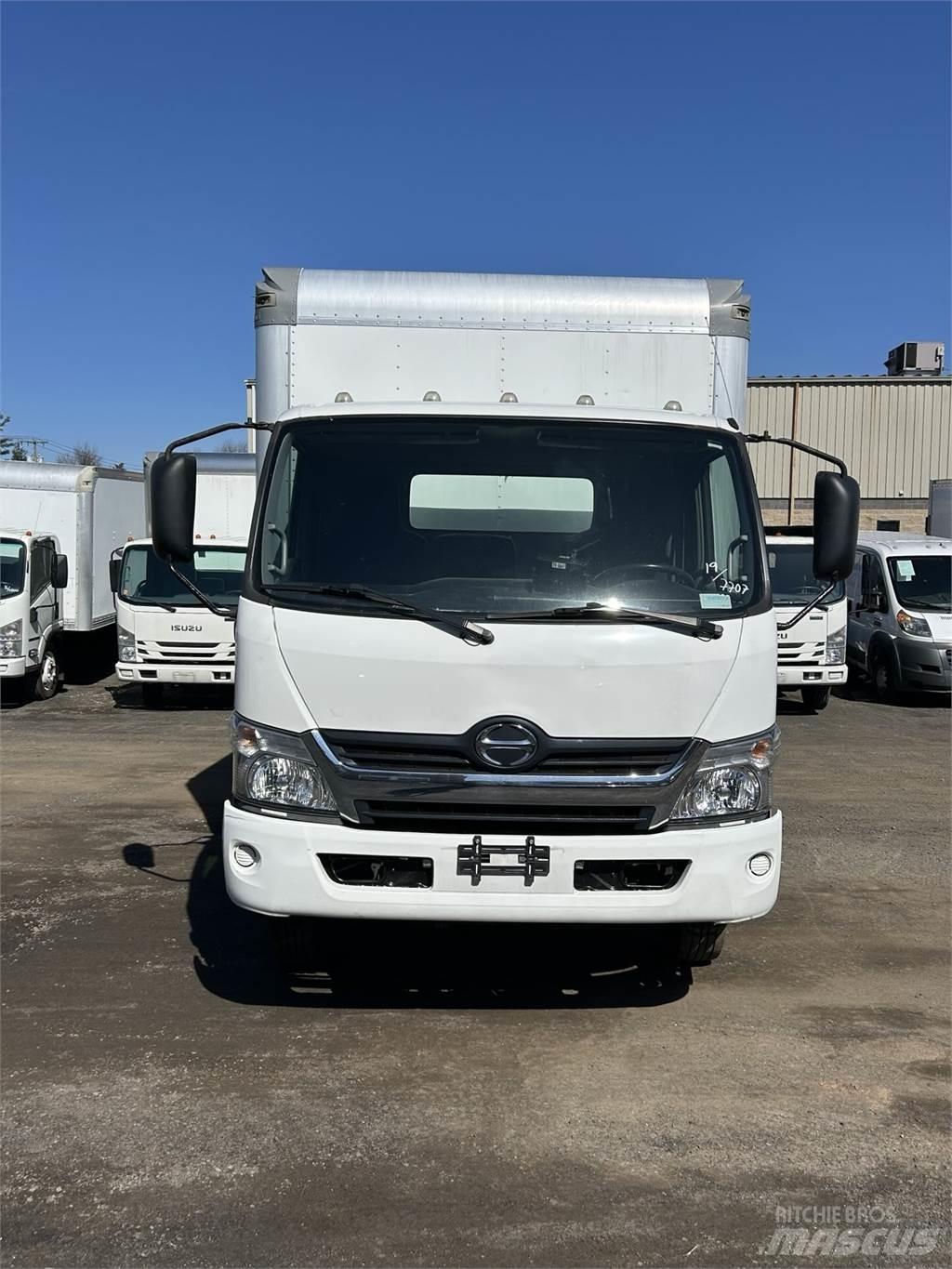 Hino 155 Bakwagens met gesloten opbouw