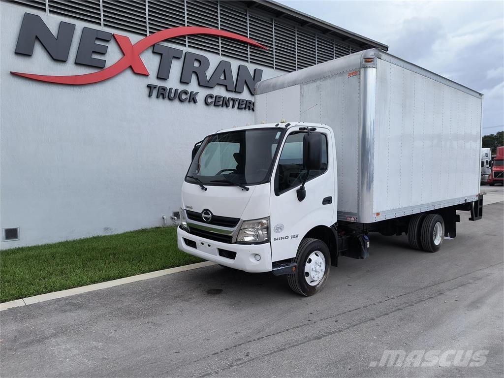 Hino 155 Bakwagens met gesloten opbouw