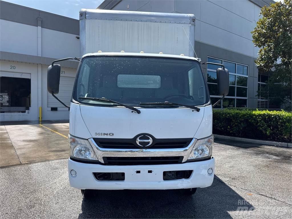 Hino 195 Bakwagens met gesloten opbouw