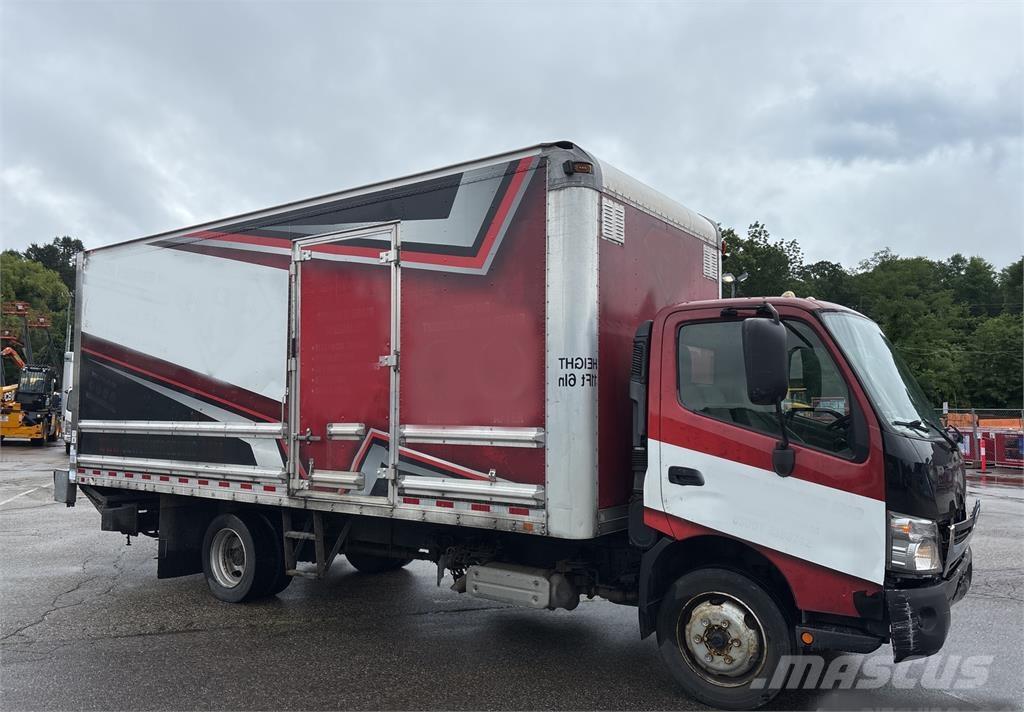 Hino 195 Bakwagens met gesloten opbouw