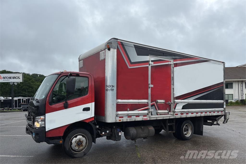 Hino 195 Bakwagens met gesloten opbouw