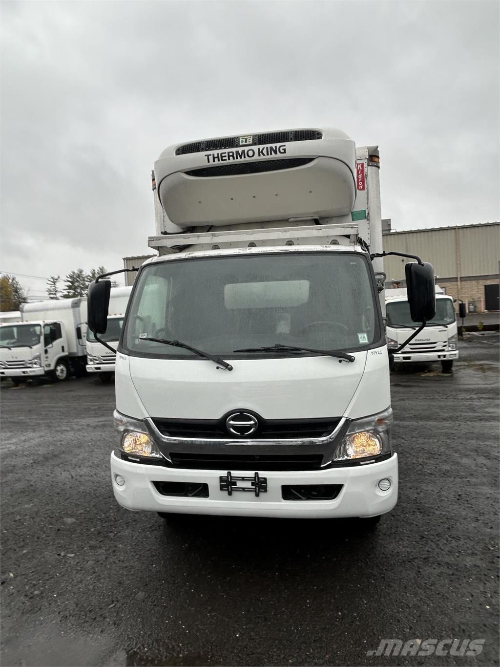 Hino 195 Bakwagens met gesloten opbouw