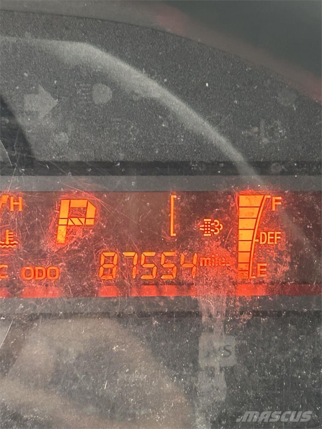 Hino 195 Bakwagens met gesloten opbouw