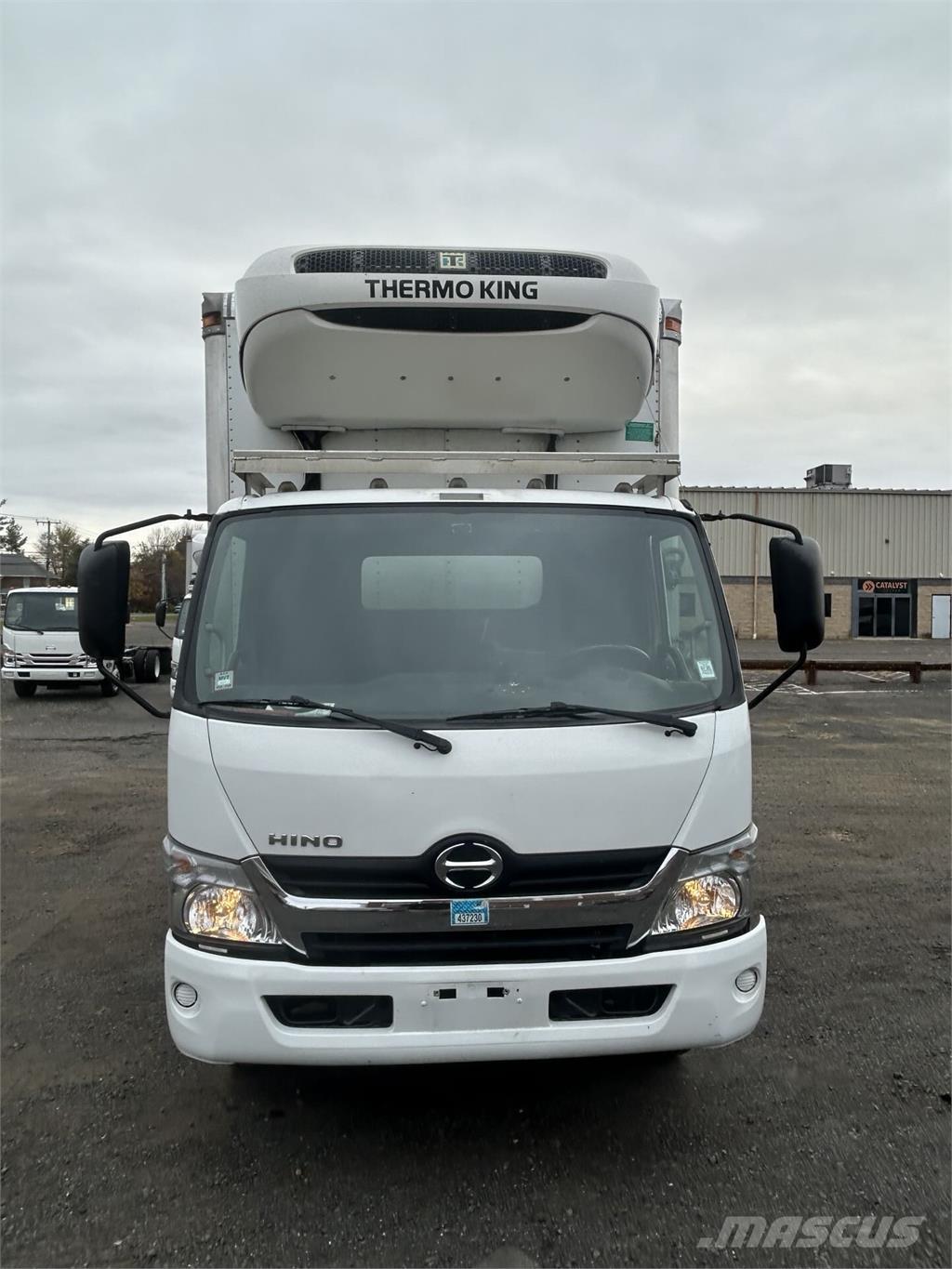 Hino 195 Bakwagens met gesloten opbouw