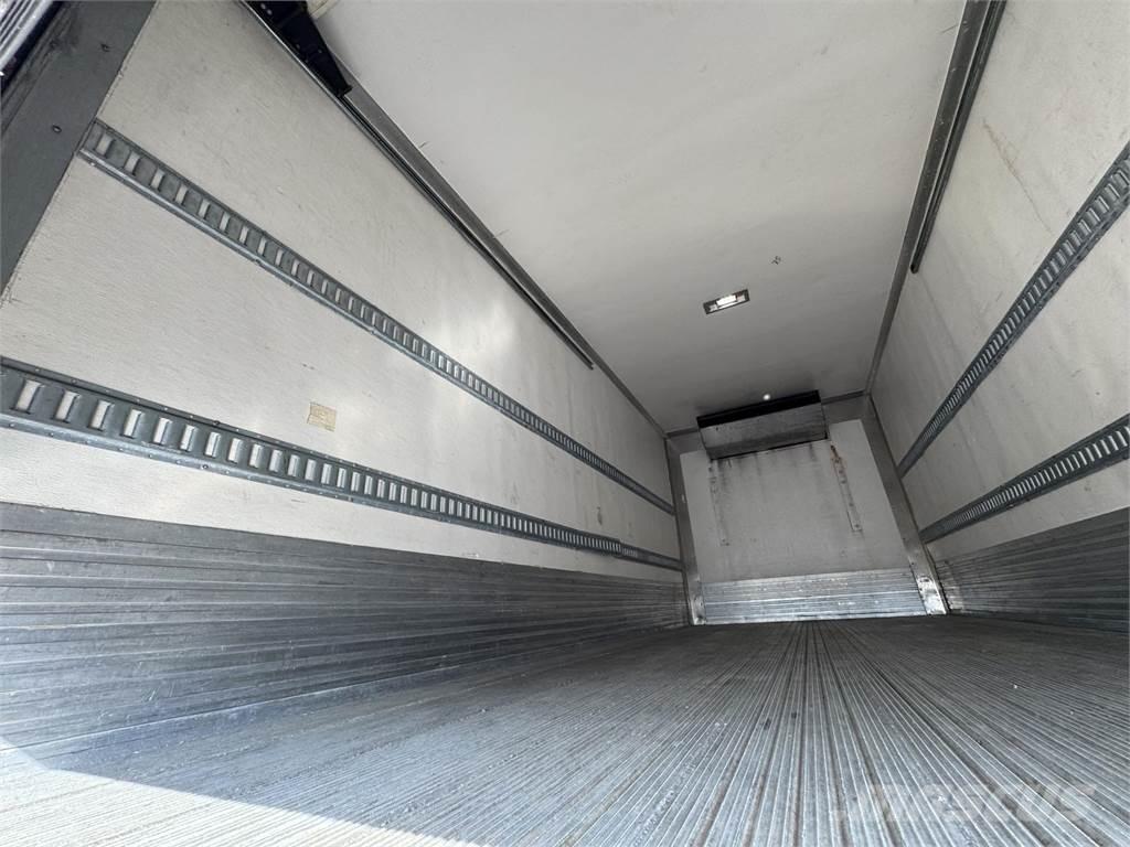 Hino 268 Bakwagens met gesloten opbouw