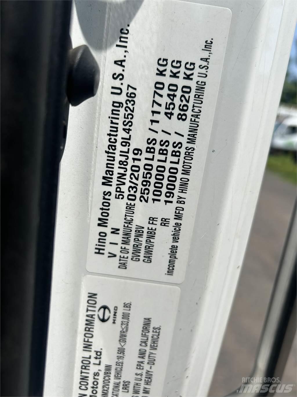 Hino 268A Chassis met cabine