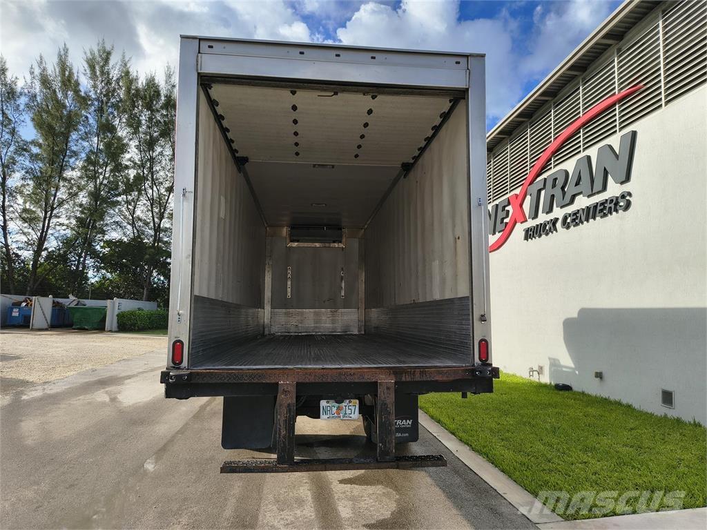 Hino 268A Bakwagens met gesloten opbouw