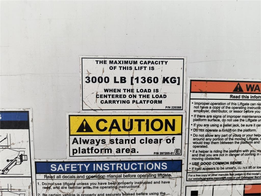 Hino 338 Bakwagens met gesloten opbouw