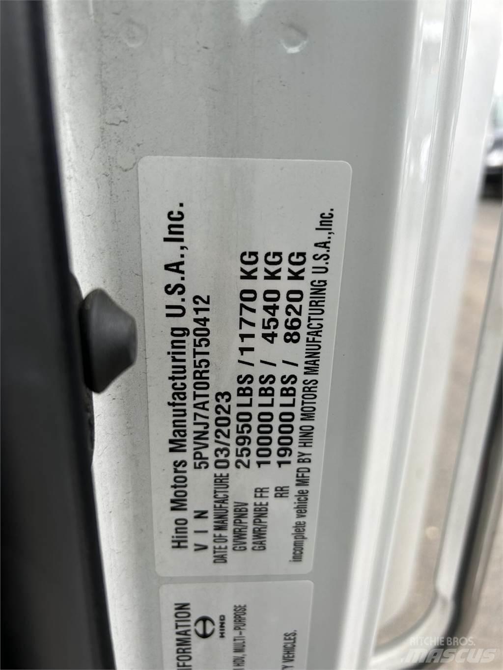 Hino L6 Bakwagens met gesloten opbouw