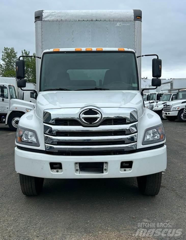 Hino L6 Bakwagens met gesloten opbouw