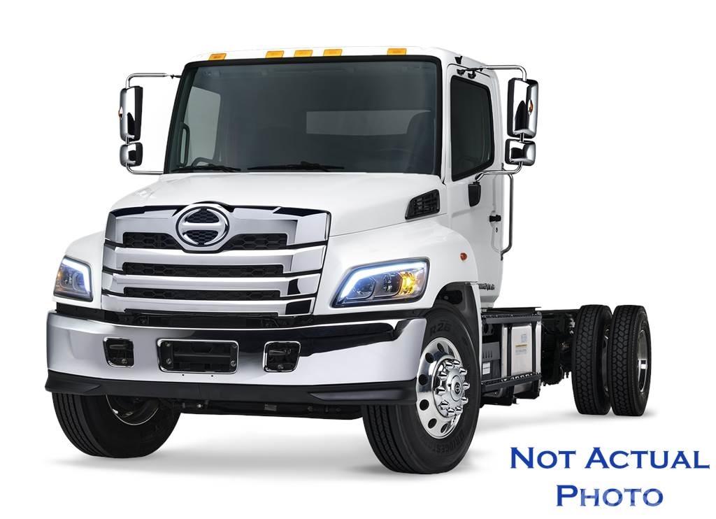 Hino L7 Chassis met cabine