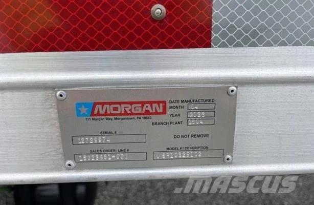 International 4300 Bakwagens met gesloten opbouw