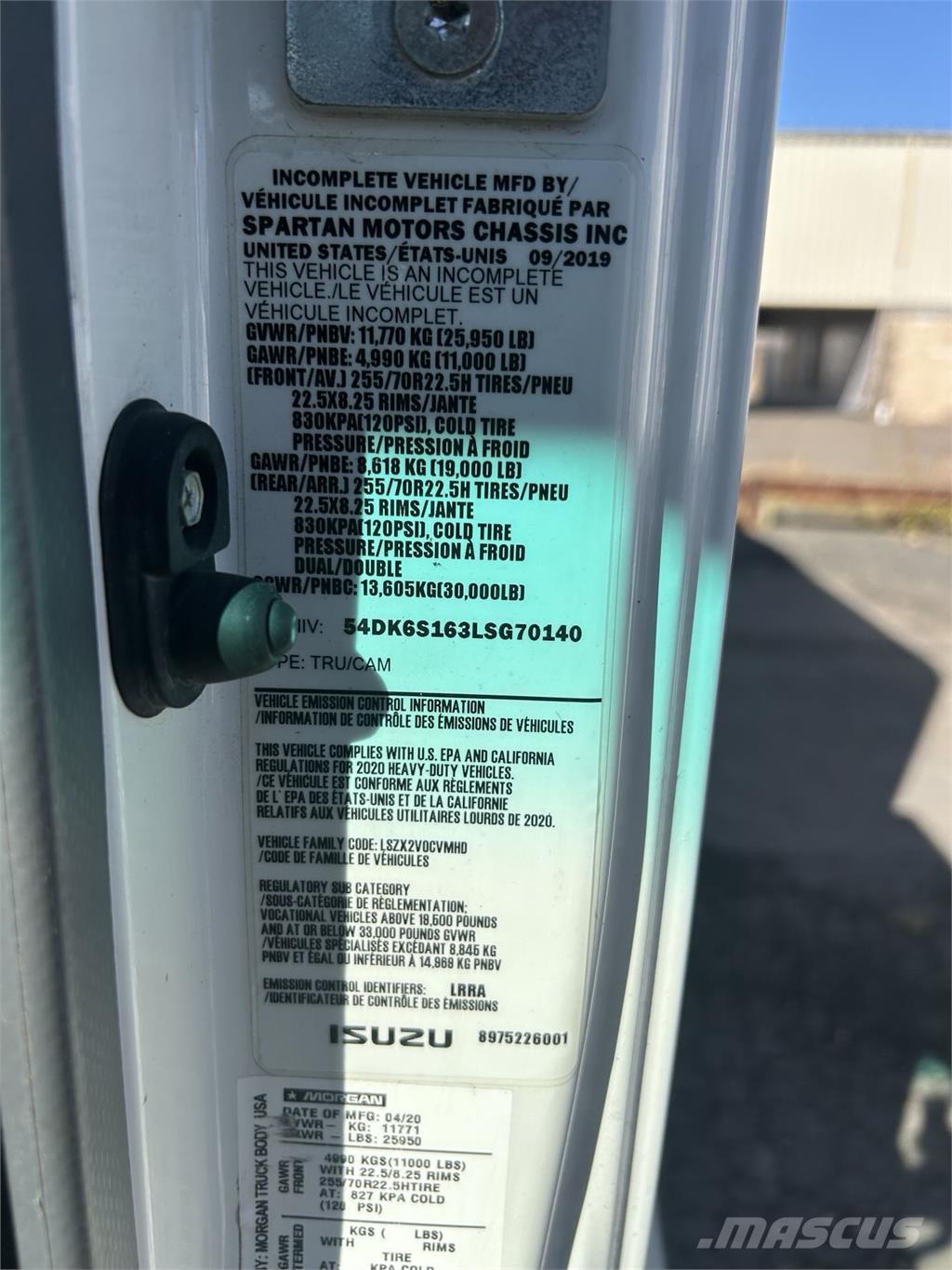 Isuzu FTR Bakwagens met gesloten opbouw