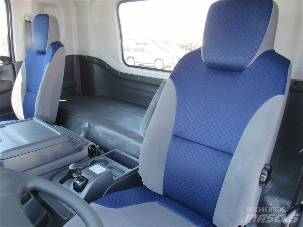 Isuzu FTR Diesel Chassis met cabine