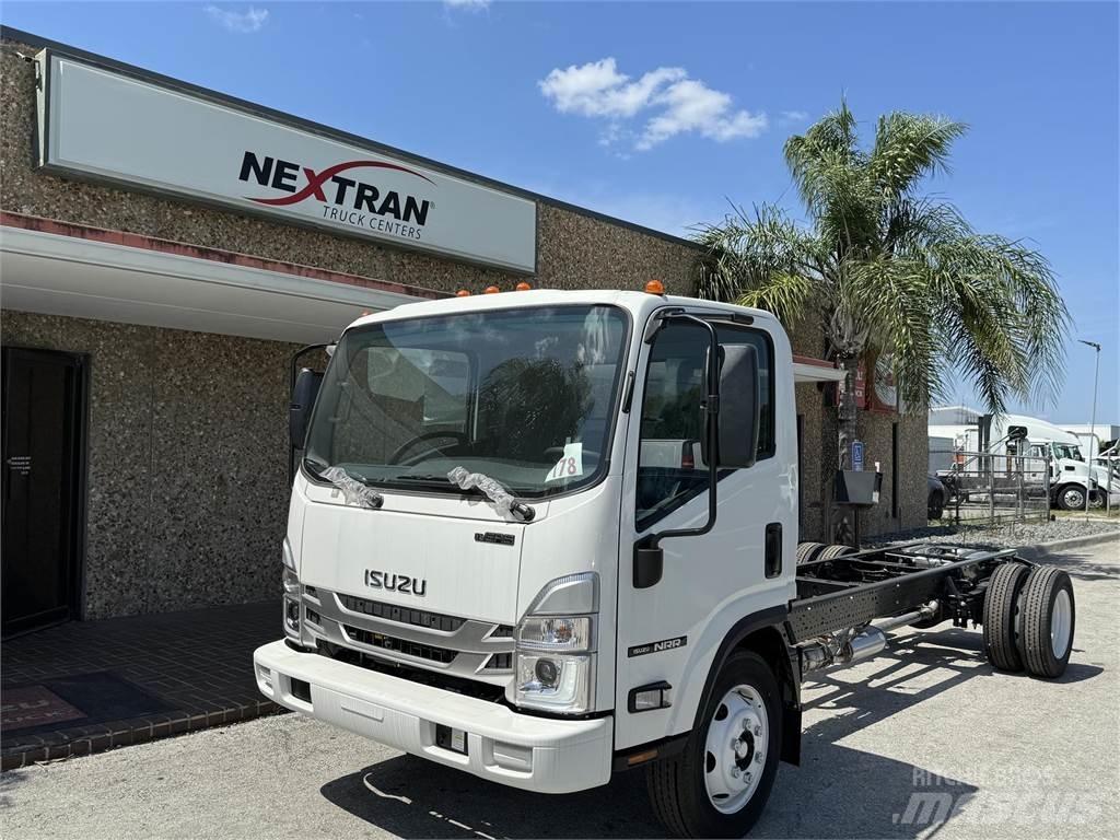 Isuzu NPR-1F404 Chassis met cabine