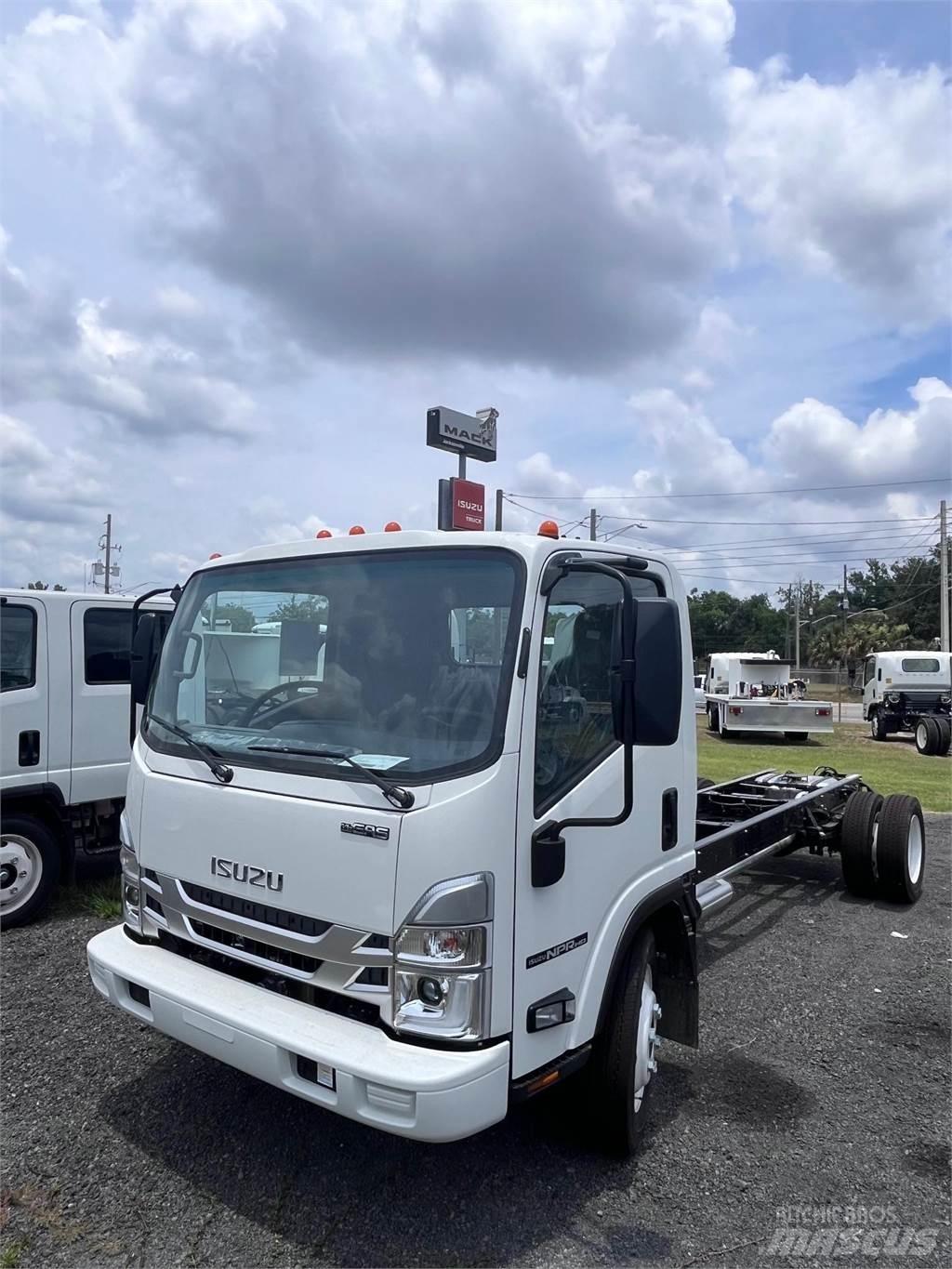 Isuzu NPR-1F404 Chassis met cabine