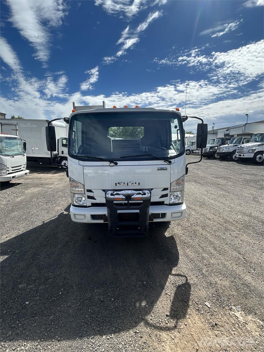 Isuzu NPR HD Chassis met cabine