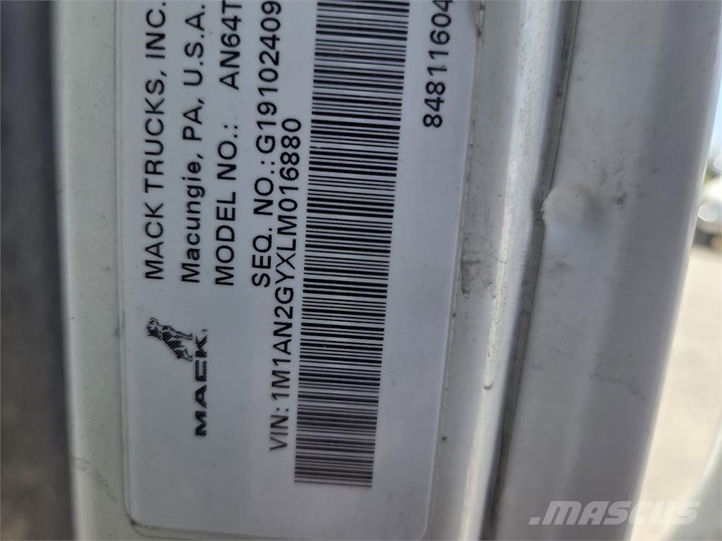 Mack AN64T Trekkers
