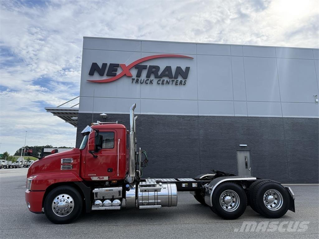 Mack AN64T Trekkers
