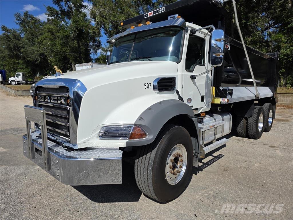 Mack GR64B Kipper