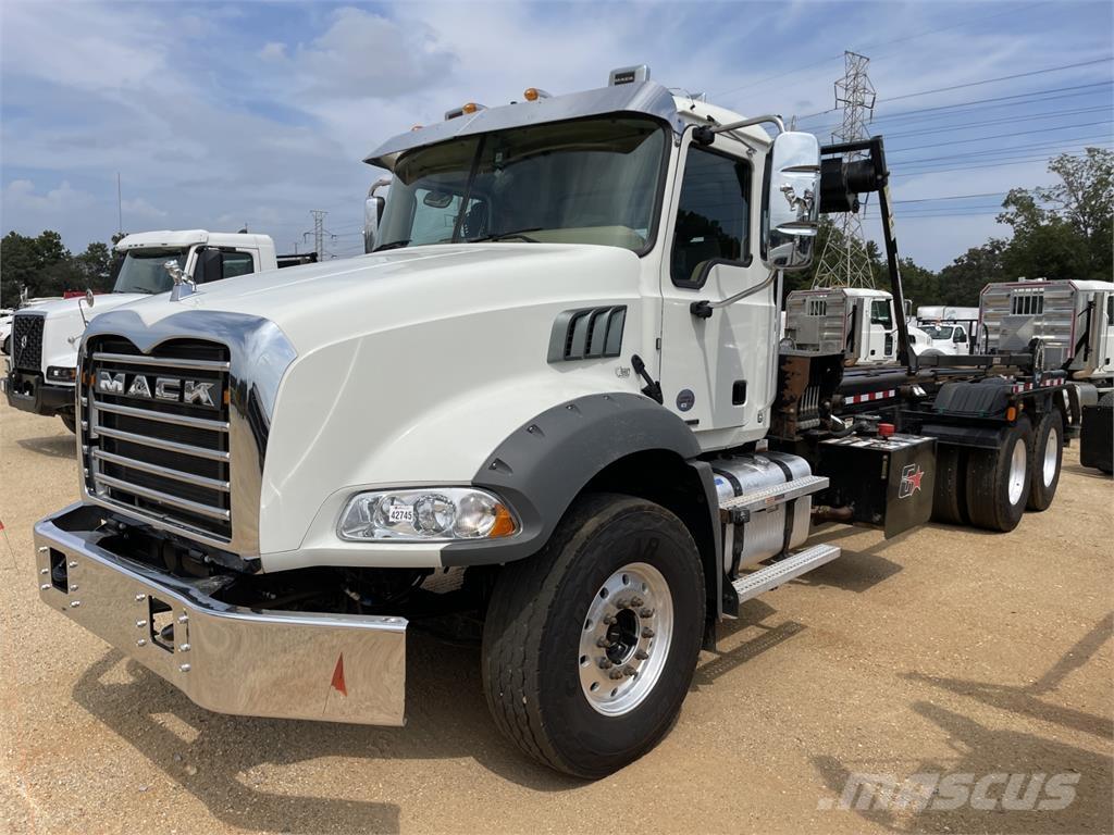 Mack GR64B Anders