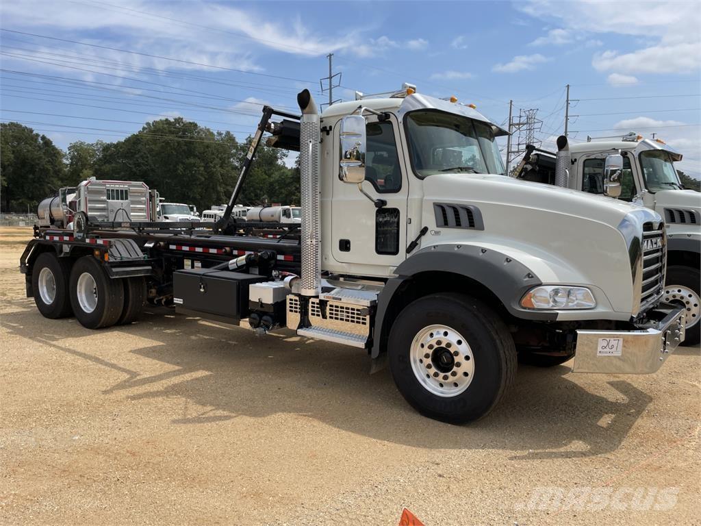 Mack GR64B Anders
