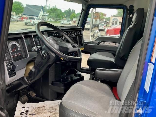 Mack Granite Chassis met cabine