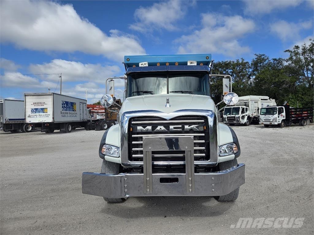 Mack GU813 Kipper