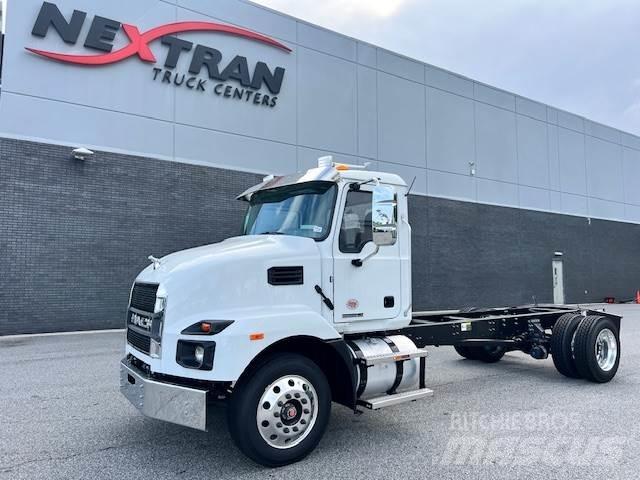 Mack MD6 42R Chassis met cabine