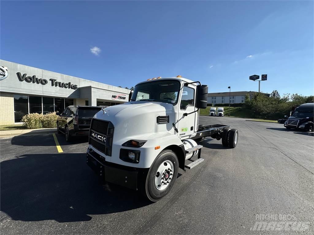 Mack MD6 42R Chassis met cabine