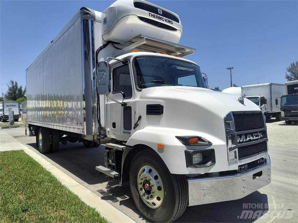 Mack MD6 42R Trekkers
