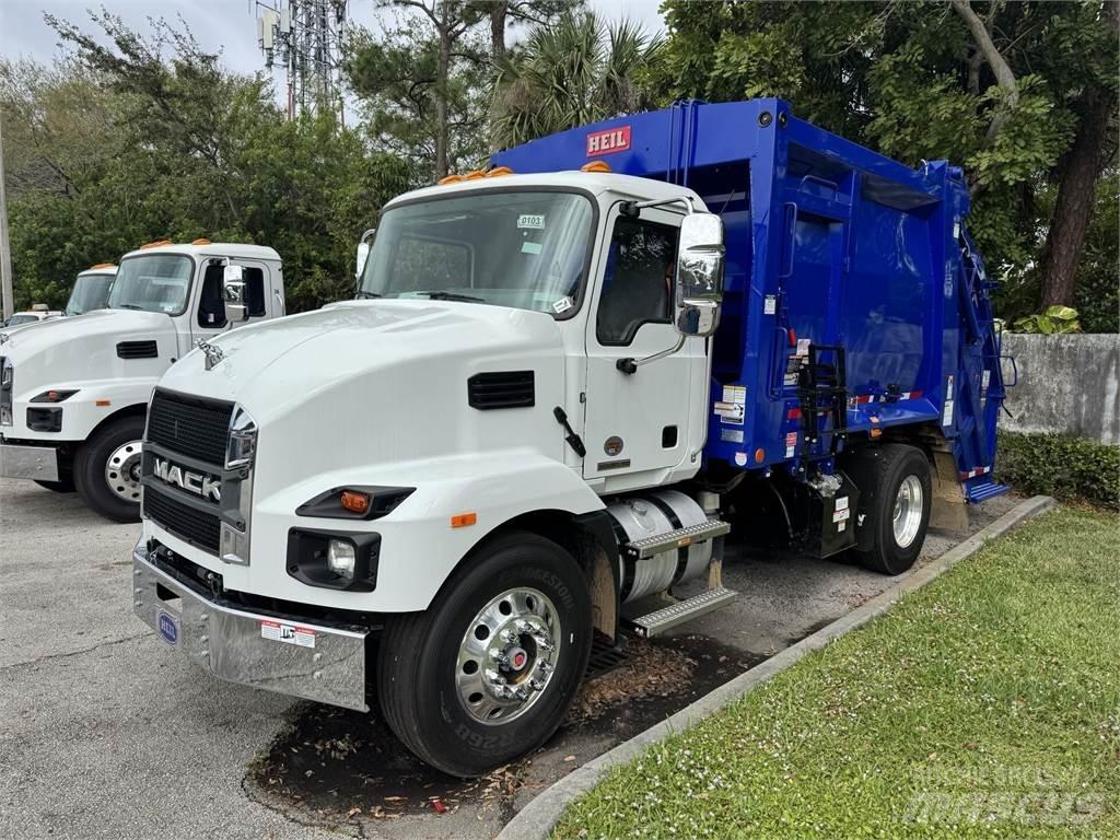 Mack MD7 42R Anders