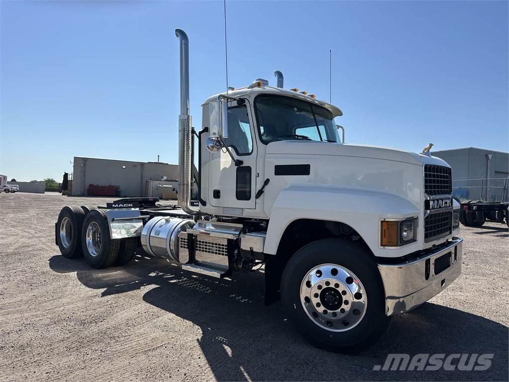 Mack PI64T Trekkers