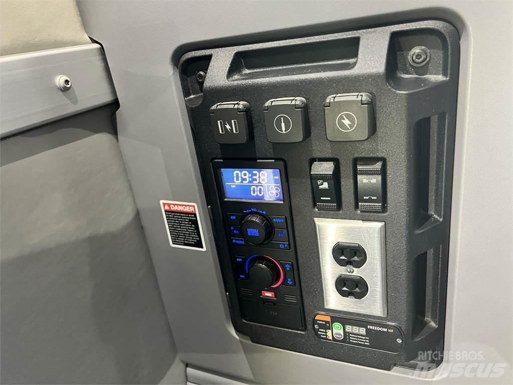 Mack PI64T Trekkers