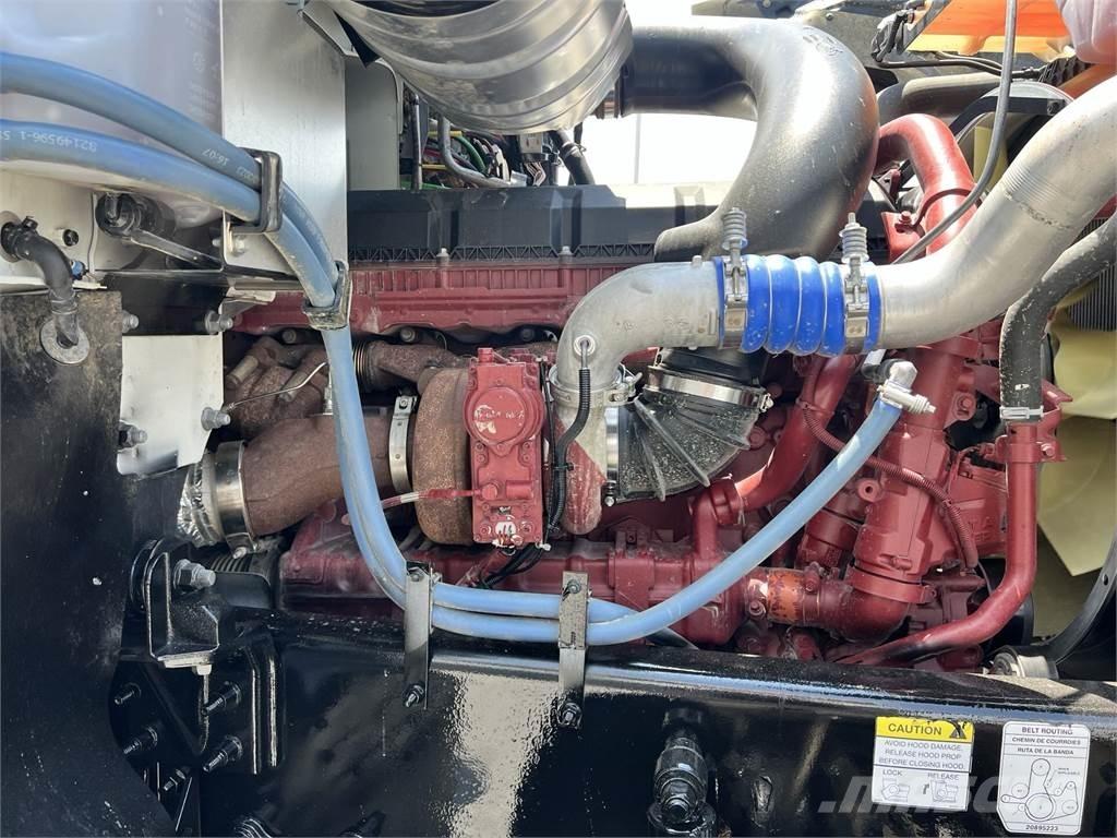 Mack PI64T Trekkers