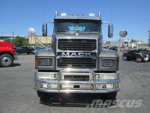 Mack PI64T Trekkers