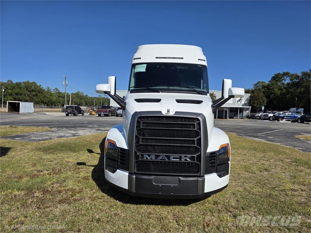 Mack PR64T Trekkers