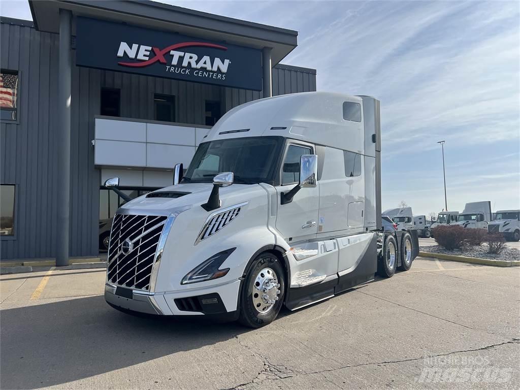 Volvo NEW VNL860 Trekkers