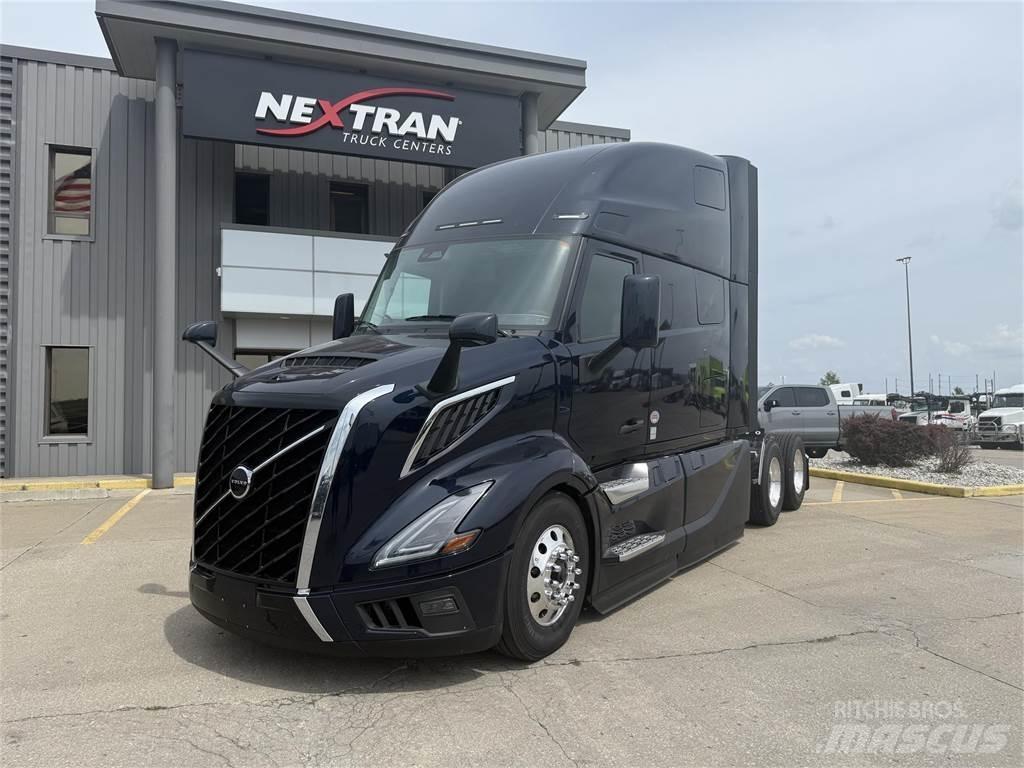 Volvo NEW VNL860 Trekkers