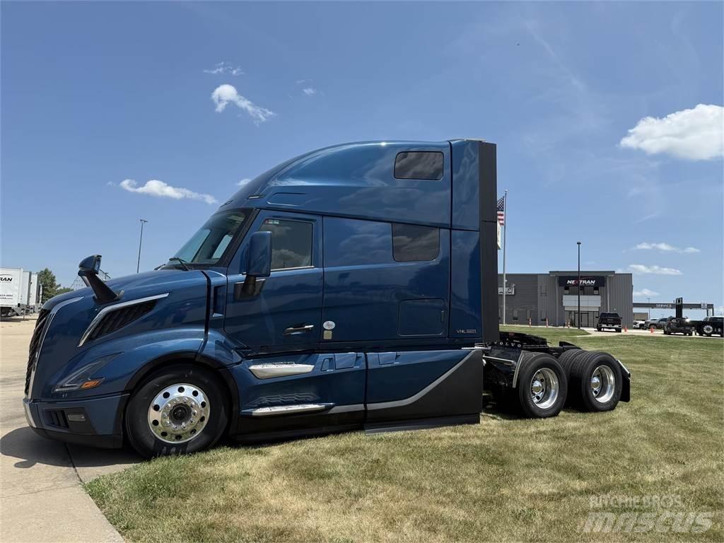 Volvo NEW VNL860 Trekkers
