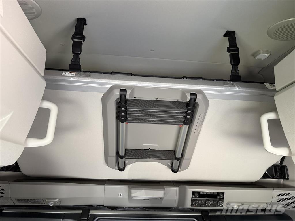 Volvo NEW VNL860 Trekkers