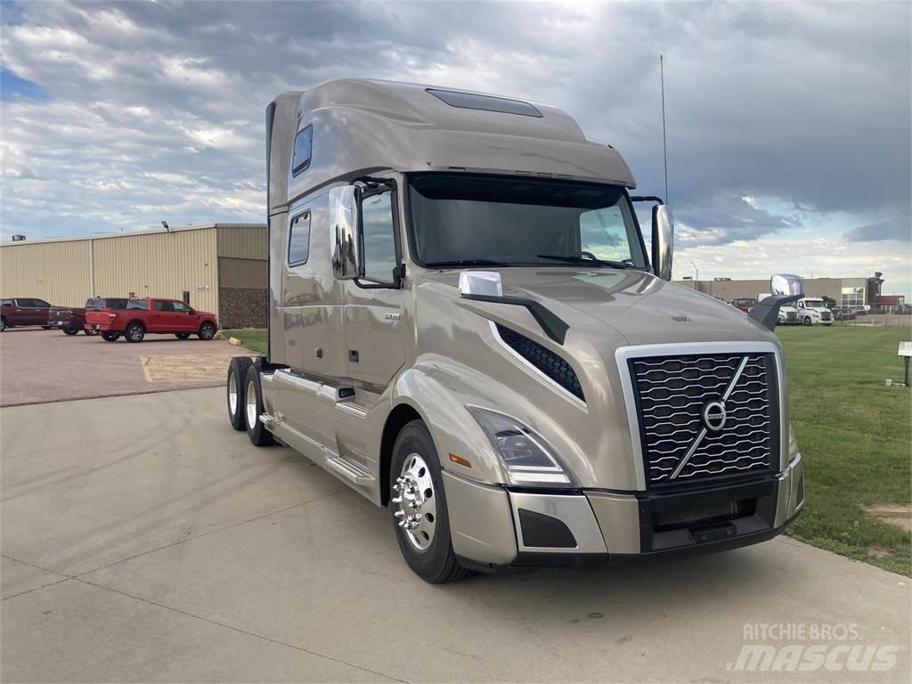 Volvo VN Trekkers