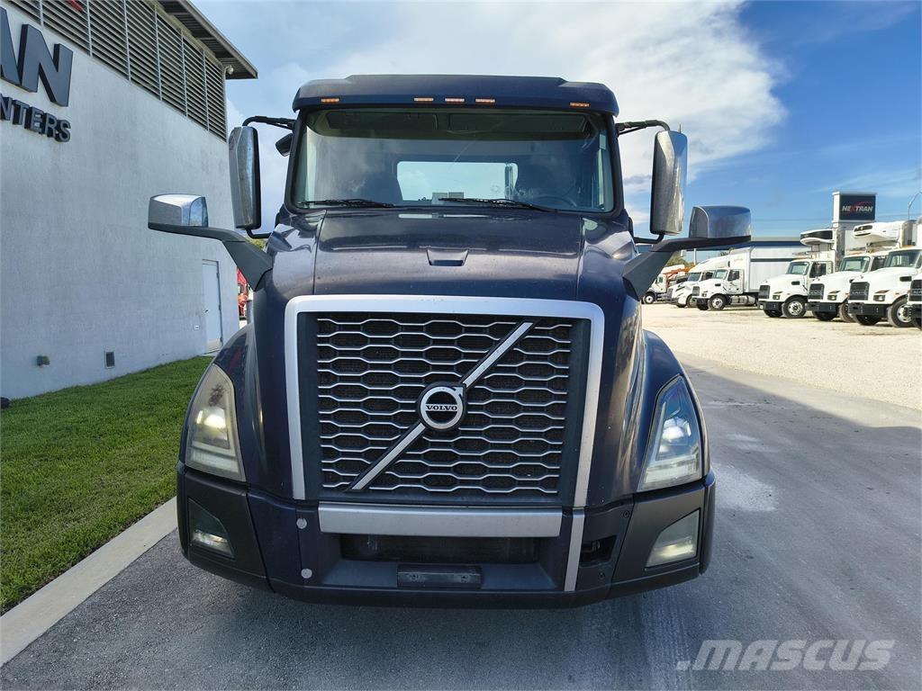 Volvo VNL64T300 Trekkers