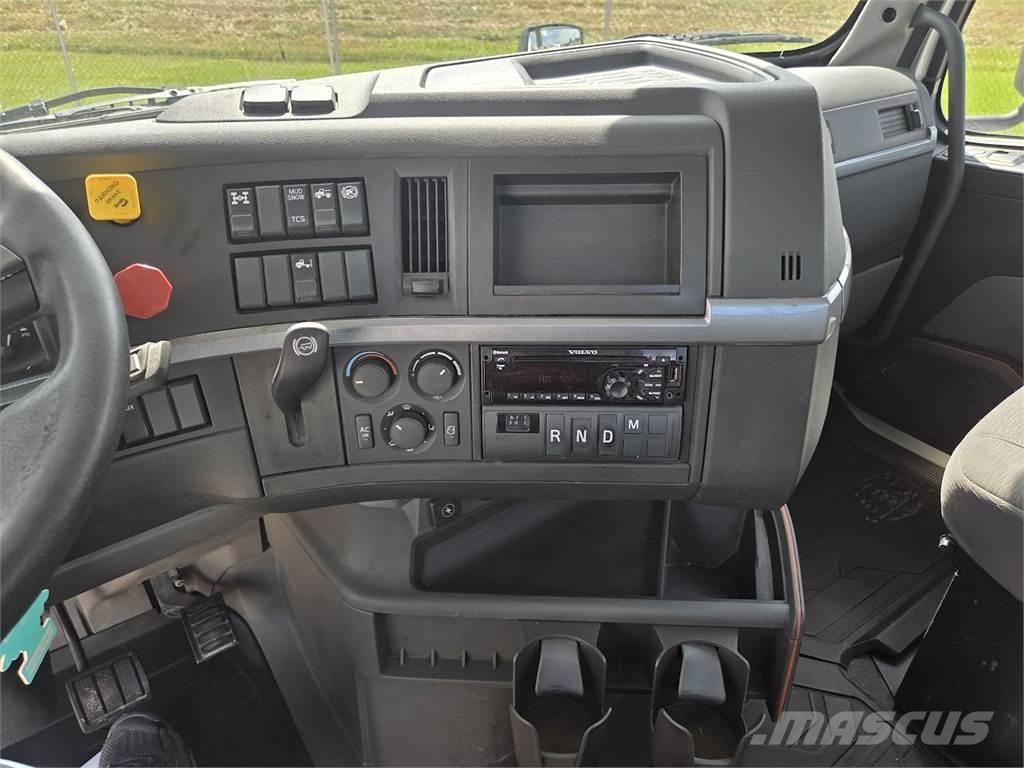 Volvo VNL64T300 Trekkers