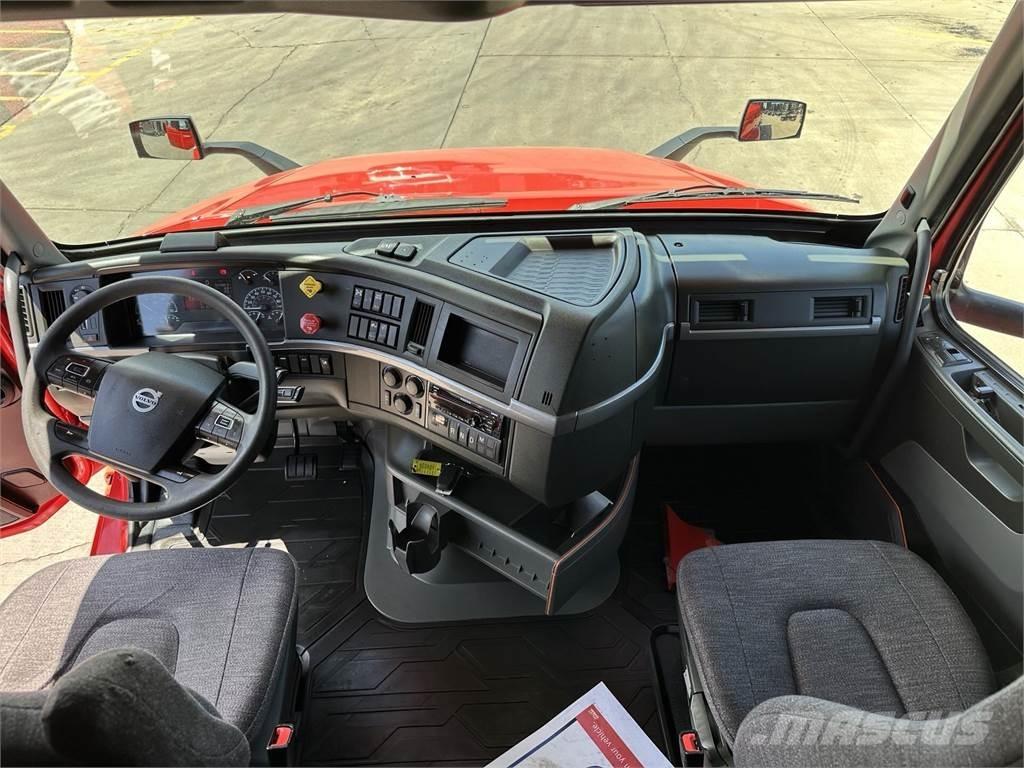 Volvo VNL64T760 Trekkers