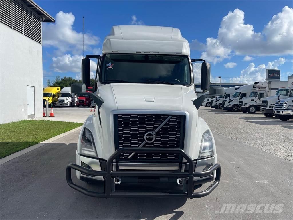 Volvo VNL64T760 Trekkers