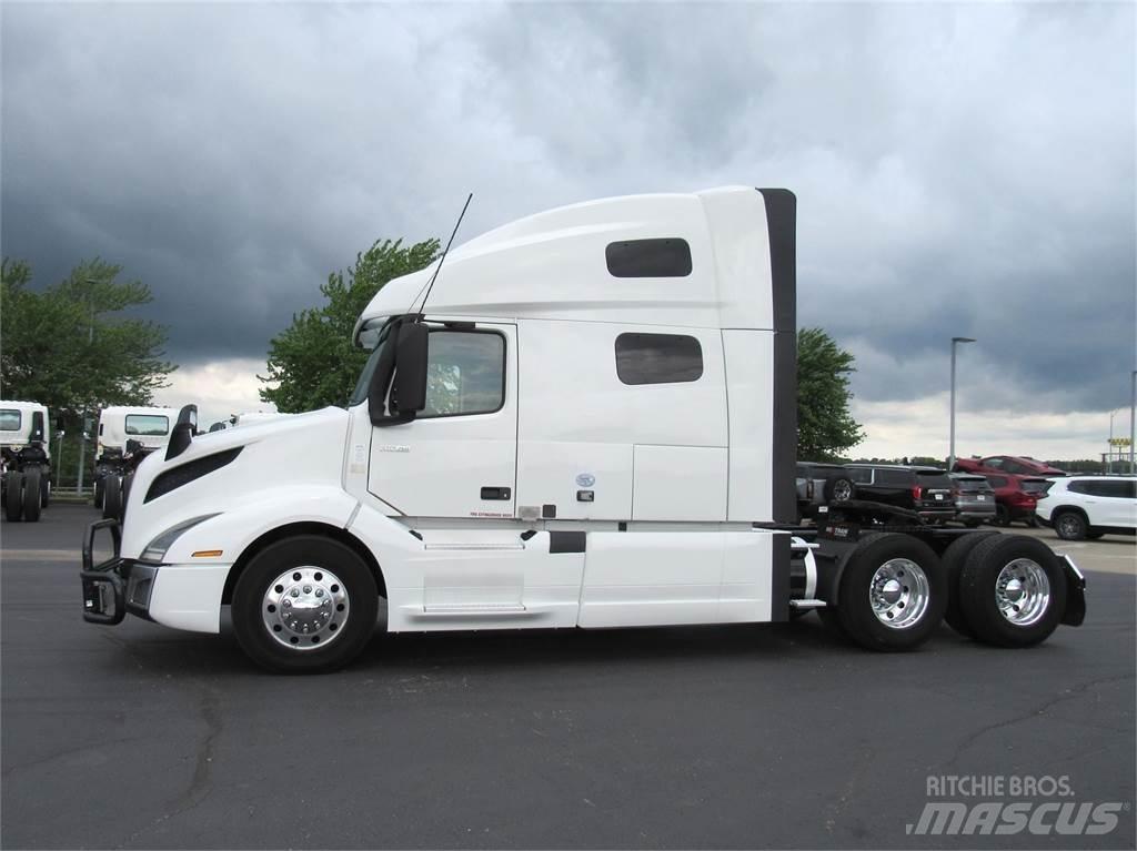 Volvo VNL64T760 Trekkers